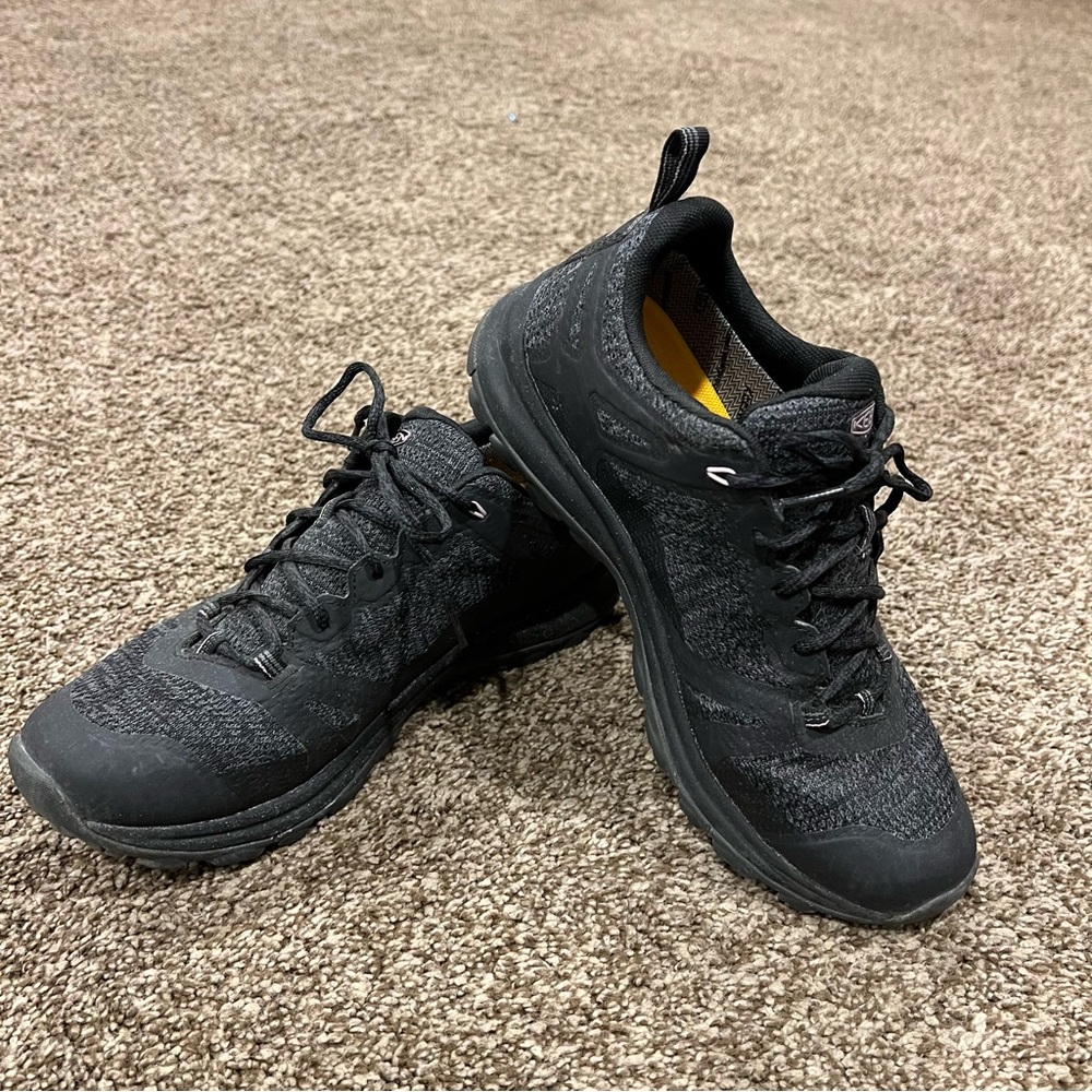 KEEN Terradora Waterproof Hiking Shoe Womens 7.5 EUC Black/Gray Color Konnectfit